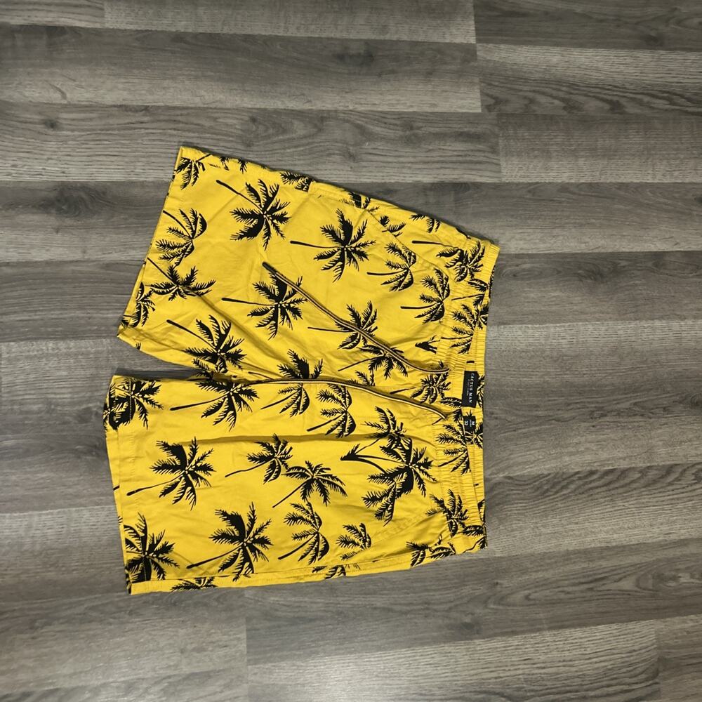 Men’s Medium 32 Cactus Man Yellow Swim trunks